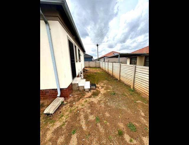2 BEDROOM HOUSE FOR SALE IN WITPOORTJIE